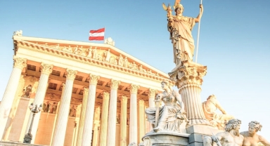 Politikacıların maaşına yüzde 5,3 zam