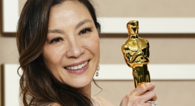 Michelle Yeoh, Oscar tarihindeki ilk Çin kökenli film kraliçesi oldu
